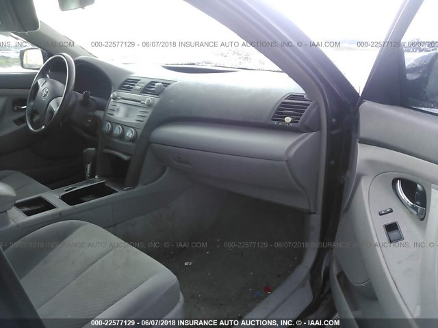 4T1BE46KX9U364731 - 2009 TOYOTA CAMRY SE/LE/XLE შავი ფოტო 5