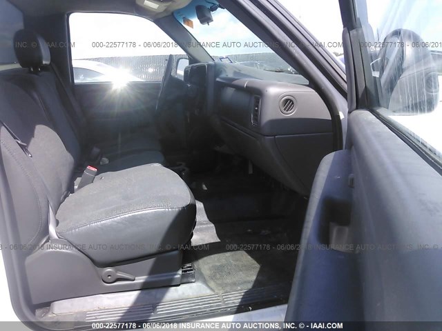 1GCEC14X93Z114654 - 2003 CHEVROLET SILVERADO C1500 WHITE photo 5