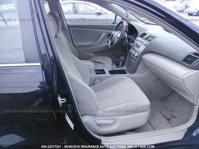 4T1BE46KX8U768997 - 2008 TOYOTA CAMRY CE/LE/XLE/SE BLACK photo 5