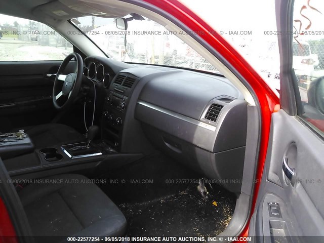 2B3KA43R58H166904 - 2008 DODGE CHARGER RED photo 5