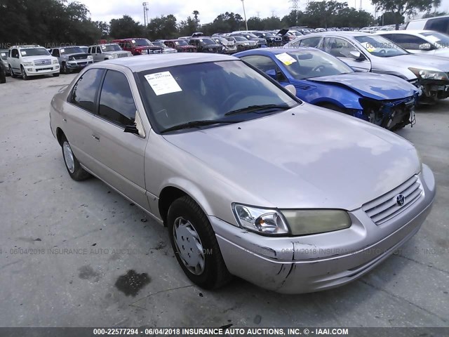 4T1BG22K7WU315471 - 1998 TOYOTA CAMRY CE/LE/XLE BEIGE photo 1