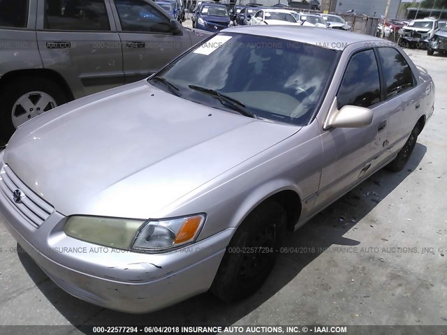 4T1BG22K7WU315471 - 1998 TOYOTA CAMRY CE/LE/XLE BEIGE photo 2