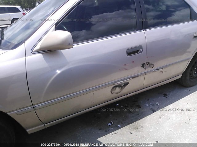 4T1BG22K7WU315471 - 1998 TOYOTA CAMRY CE/LE/XLE BEIGE photo 6