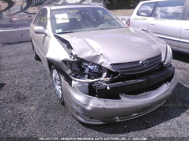 4T1BE30K42U050761 - 2002 TOYOTA CAMRY LE/XLE/SE ოქროსფერი ფოტო 6