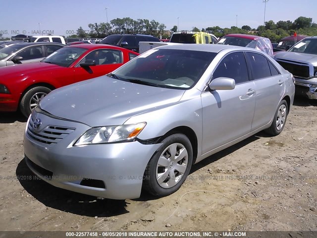JTNBE46K373083258 - 2007 TOYOTA CAMRY NEW GENERAT CE/LE/XLE/SE SILVER photo 2