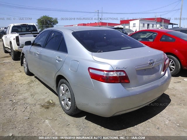 JTNBE46K373083258 - 2007 TOYOTA CAMRY NEW GENERAT CE/LE/XLE/SE SILVER photo 3