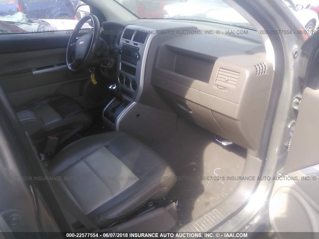 1J8FF57W58D663688 - 2008 JEEP COMPASS LIMITED Champagne photo 5