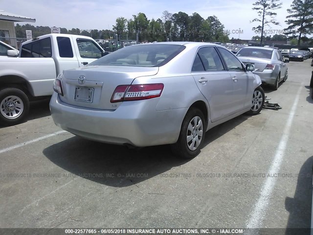 4T1BF3EK3BU741060 - 2011 TOYOTA CAMRY SE/LE/XLE SILVER photo 4