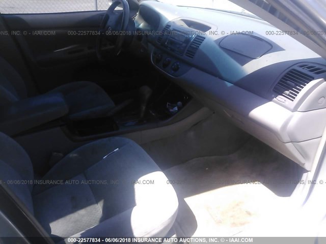 4T1BE32K83U691362 - 2003 TOYOTA CAMRY LE/XLE/SE 银色 照片 5