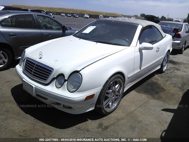 WDBLK65G33T138052 - 2003 MERCEDES-BENZ CLK 320 WHITE photo 2