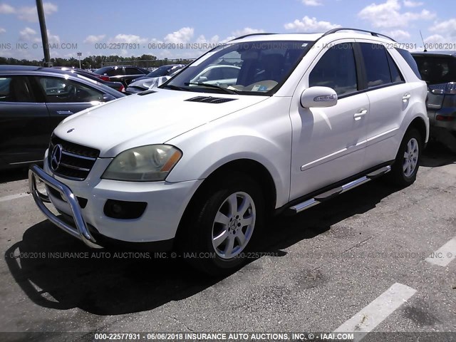 4JGBB86EX7A178194 - 2007 MERCEDES-BENZ ML 350 WHITE photo 2