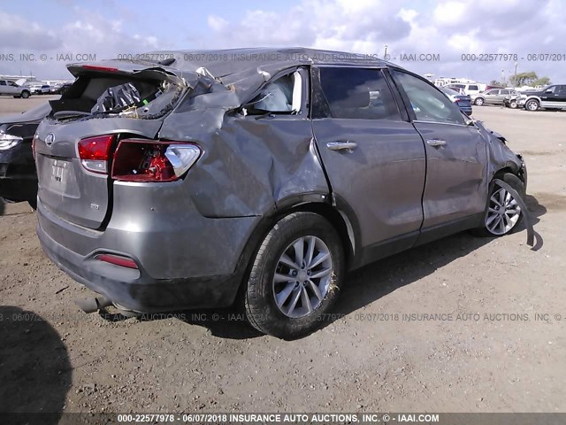 5XYPG4A33JG384796 - 2018 KIA SORENTO LX/L GRAY photo 4