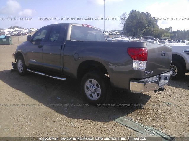 5TFRM5F10BX031204 - 2011 TOYOTA TUNDRA DOUBLE CAB SR5 GRAY photo 3