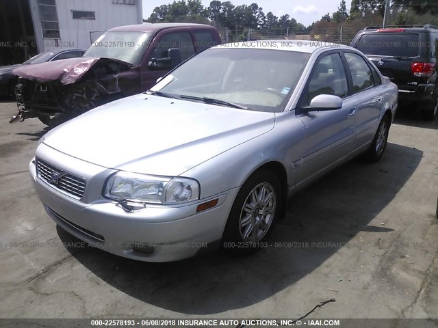 YV1TS592051406932 - 2005 VOLVO S80 2.5T SILVER photo 2