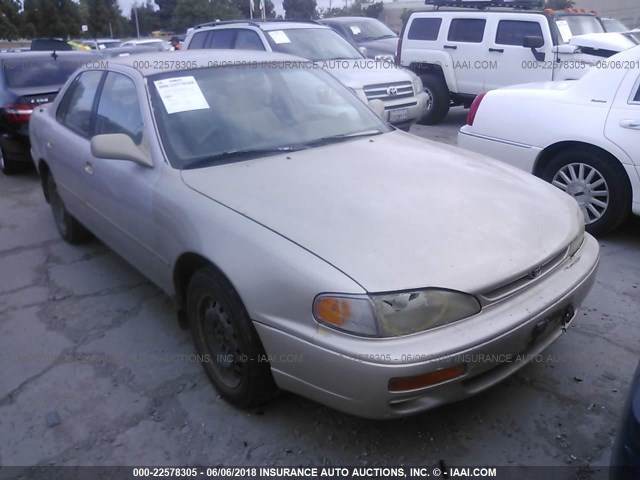 4T1BF12K6TU132863 - 1996 TOYOTA CAMRY LE/XLE/SE 金色 照片 1