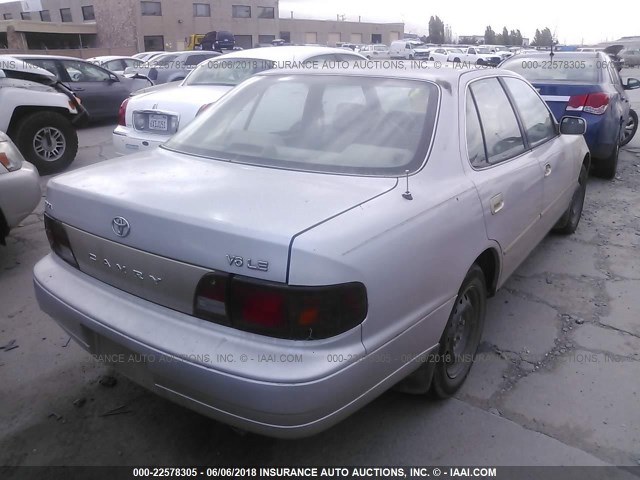 4T1BF12K6TU132863 - 1996 TOYOTA CAMRY LE/XLE/SE 金色 照片 4