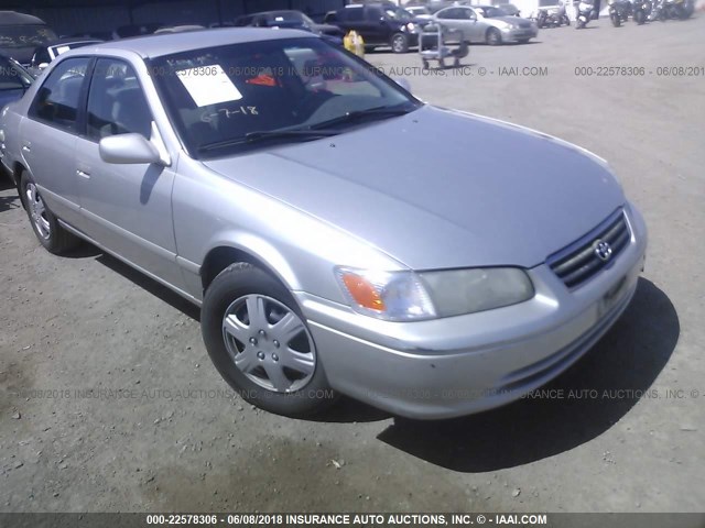 4T1BF22K51U960356 - 2001 TOYOTA CAMRY LE/XLE BEIGE photo 1
