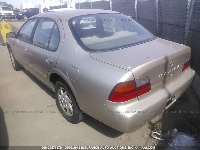 JN1CA21D8TT133909 - 1996 NISSAN MAXIMA GLE/GXE/SE GOLD photo 3