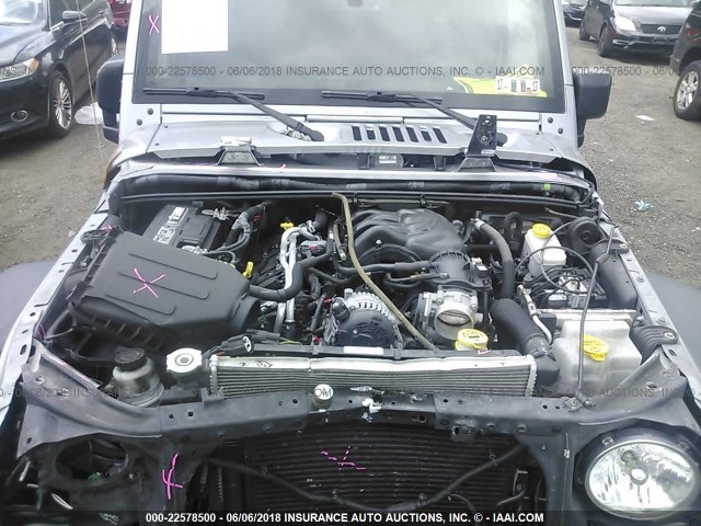 1C4HJWDG4FL556054 - 2015 JEEP WRANGLER UNLIMITE SPORT SILVER photo 10