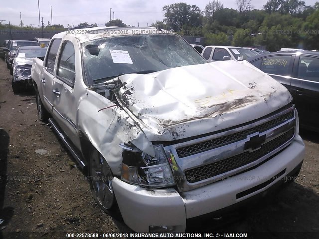 3GCPKTE30BG190068 - 2011 CHEVROLET SILVERADO K1500 LTZ WHITE photo 1