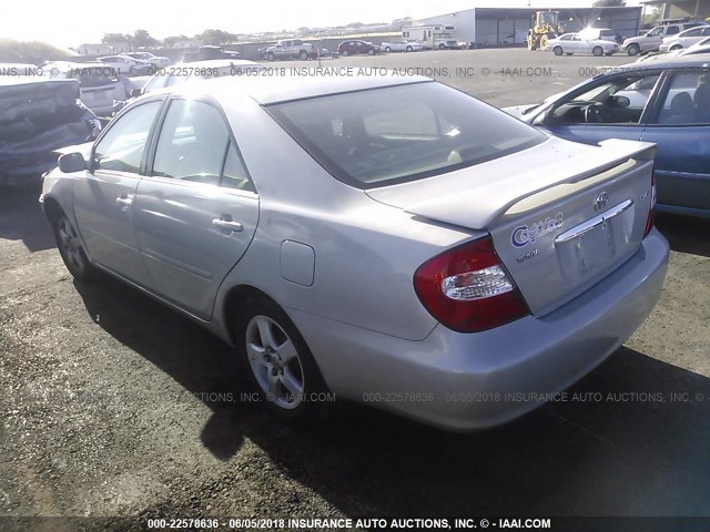4T1BE32K84U931785 - 2004 TOYOTA CAMRY LE/XLE/SE ვერცხლისფერი ფოტო 3