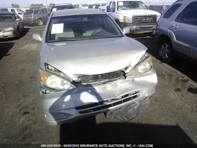 4T1BE32K84U931785 - 2004 TOYOTA CAMRY LE/XLE/SE ვერცხლისფერი ფოტო 6