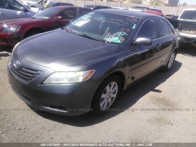 JTNBK46K773019555 - 2007 TOYOTA CAMRY NEW GENERAT LE/XLE/SE GRAY photo 2