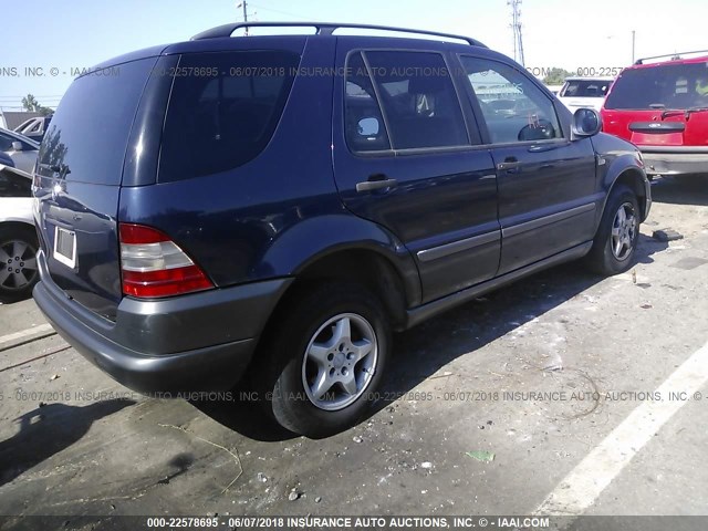 4JGAB54E1XA118818 - 1999 MERCEDES-BENZ ML 320 BLUE photo 4