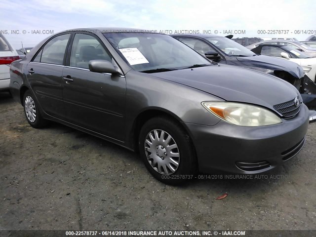 JTDBE32K030219622 - 2003 TOYOTA CAMRY LE/XLE Մոխրագույն լուսանկար 1