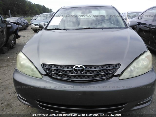 JTDBE32K030219622 - 2003 TOYOTA CAMRY LE/XLE GRAY photo 6