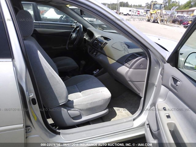 4T1BE30K73U712883 - 2003 TOYOTA CAMRY LE/XLE/SE 银色 照片 5