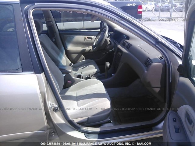JT2BG22K810599609 - 2001 TOYOTA CAMRY CE/LE/XLE BEIGE photo 5