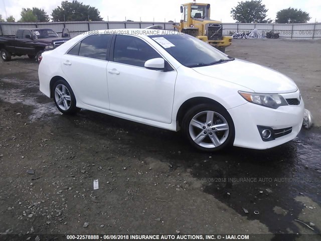 4T1BF1FK8CU137394 - 2012 TOYOTA CAMRY SE/LE/XLE WHITE photo 1