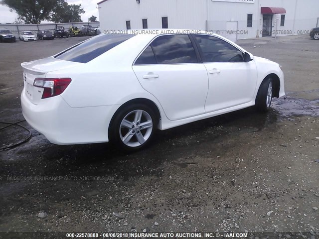 4T1BF1FK8CU137394 - 2012 TOYOTA CAMRY SE/LE/XLE WHITE photo 4