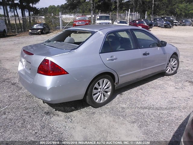 1HGCM56106A150094 - 2006 HONDA ACCORD VALUE SILVER photo 4