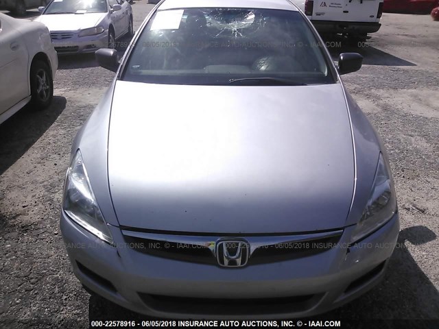 1HGCM56106A150094 - 2006 HONDA ACCORD VALUE SILVER photo 6