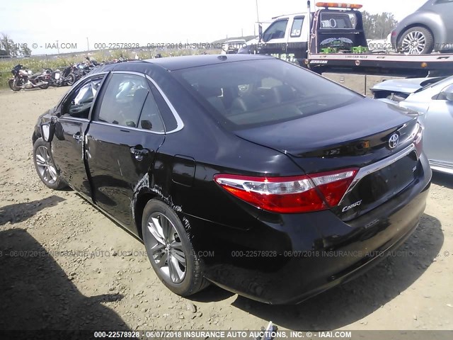 4T1BF1FKXFU065764 - 2015 TOYOTA CAMRY LE/XLE/SE/XSE BLACK photo 3