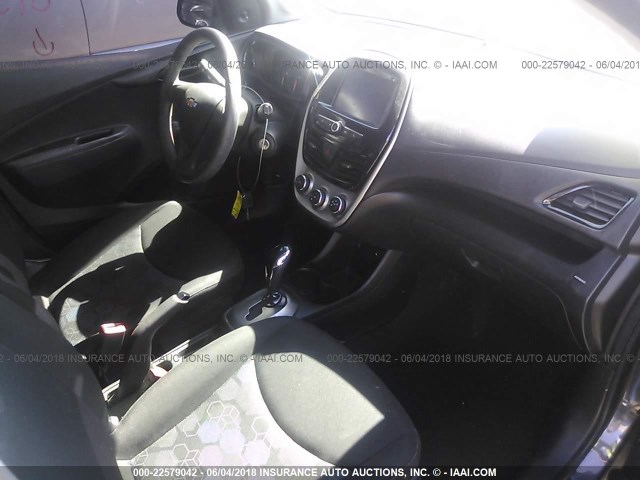 KL8CB6SA2GC617319 - 2016 CHEVROLET SPARK LS GRAY photo 5