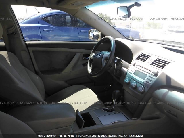 4T4BF3EK1AR030414 - 2010 TOYOTA CAMRY SE/LE/XLE 金色 照片 5