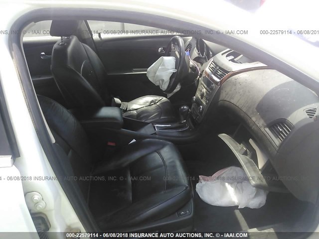 1G1ZE5E73BF245959 - 2011 CHEVROLET MALIBU LTZ 白色 照片 5