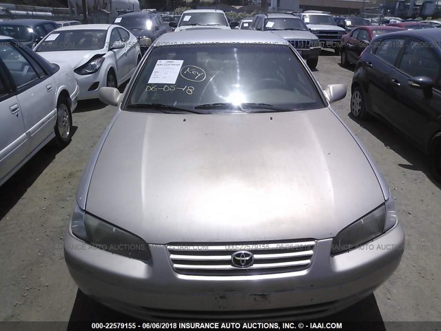 4T1BG22K1XU557139 - 1999 TOYOTA CAMRY CE/LE/XLE 香槟色 照片 6