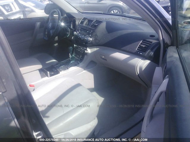 5TDKK3EH0AS009055 - 2010 TOYOTA HIGHLANDER SE GRAY photo 5