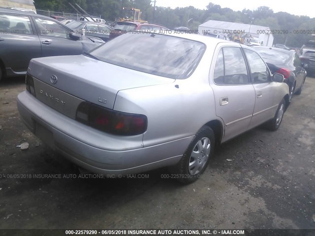 4T1BG12K0TU656474 - 1996 TOYOTA CAMRY DX/LE/XLE GOLD photo 4