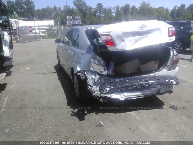 4T1BK46K37U547295 - 2007 TOYOTA CAMRY NEW GENERAT LE/XLE/SE SILVER photo 3