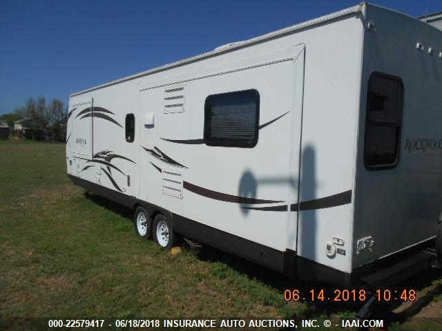 4X4TRLC29FZ132593 - 2015 FOREST RIVER ROCKWOOD  白色 照片 3