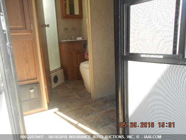 4X4TRLC29FZ132593 - 2015 FOREST RIVER ROCKWOOD  白色 照片 7