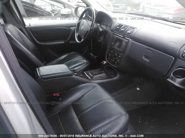 4JGAB72E3YA213767 - 2000 MERCEDES-BENZ ML 430 银色 照片 5