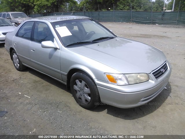 JT2BG22K5Y0511707 - 2000 TOYOTA CAMRY CE/LE/XLE 银色 照片 1