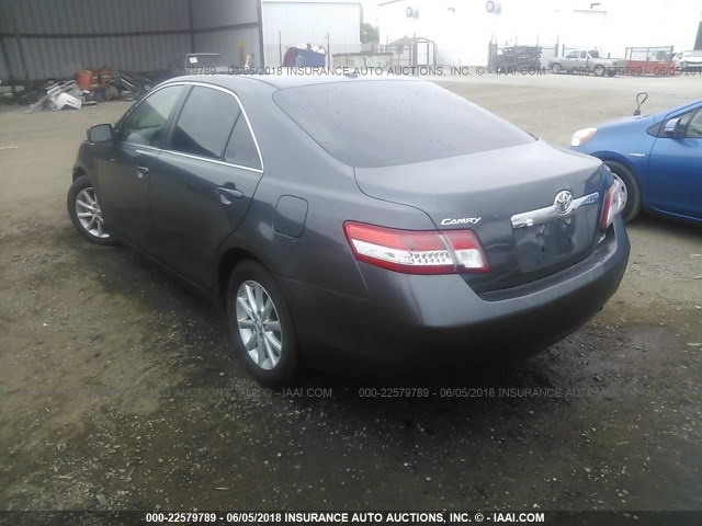 4T1BF3EK4AU096630 - 2010 TOYOTA CAMRY SE/LE/XLE 灰色 照片 3