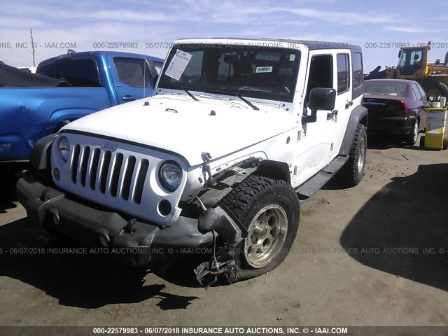 1C4HJWDG2GL185039 - 2016 JEEP WRANGLER UNLIMITE SPORT WHITE photo 2